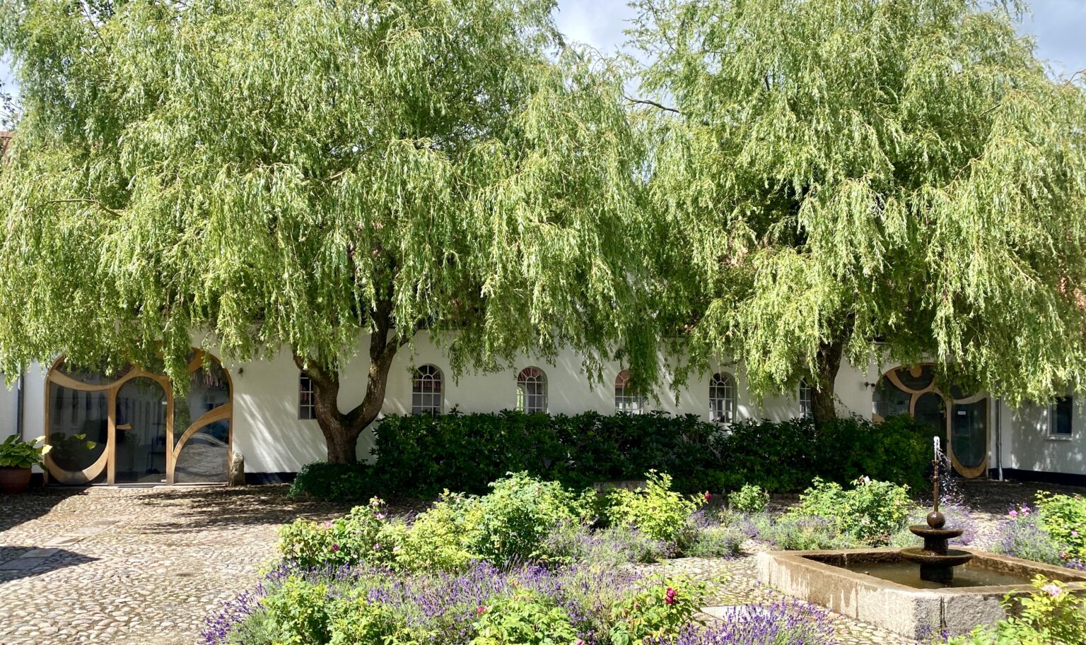 Vaekstcenteret_gaardsplads_sommer